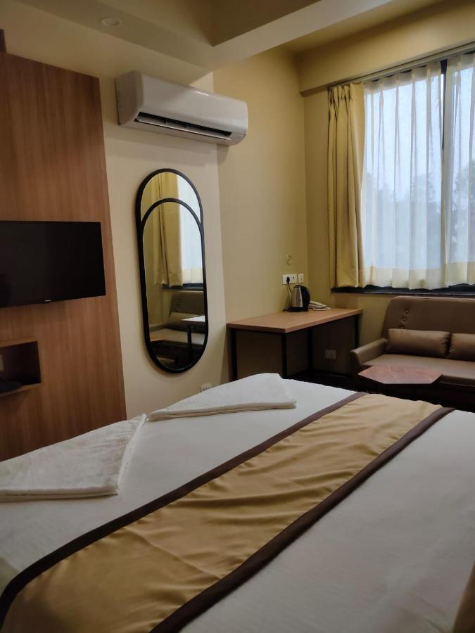 Hotel The Golf 1 Lucknow Exterior photo