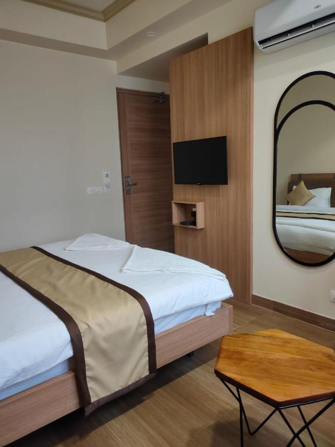 Hotel The Golf 1 Lucknow Exterior photo